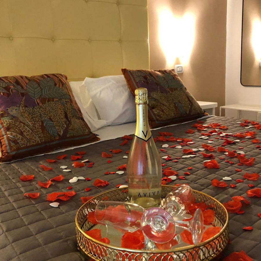 Tiziana'S House Bed & Breakfast Salerno Bagian luar foto
