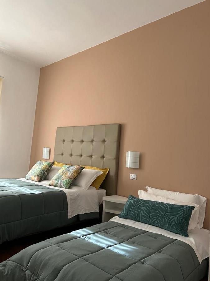 Tiziana'S House Bed & Breakfast Salerno Bagian luar foto