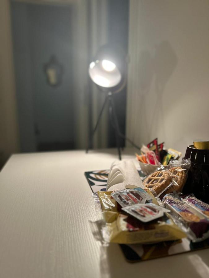 Tiziana'S House Bed & Breakfast Salerno Bagian luar foto