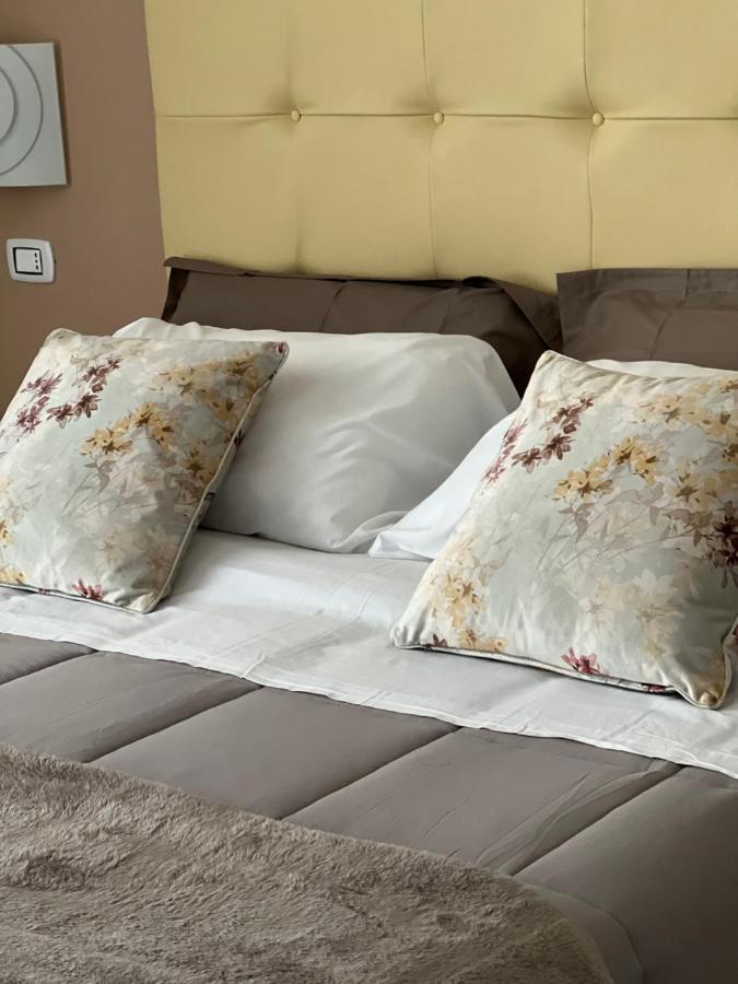 Tiziana'S House Bed & Breakfast Salerno Bagian luar foto