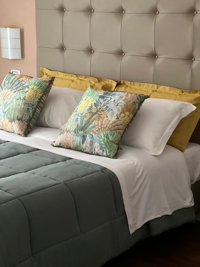 Tiziana'S House Bed & Breakfast Salerno Bagian luar foto