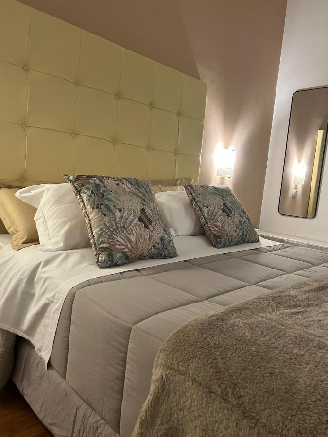 Tiziana'S House Bed & Breakfast Salerno Bagian luar foto