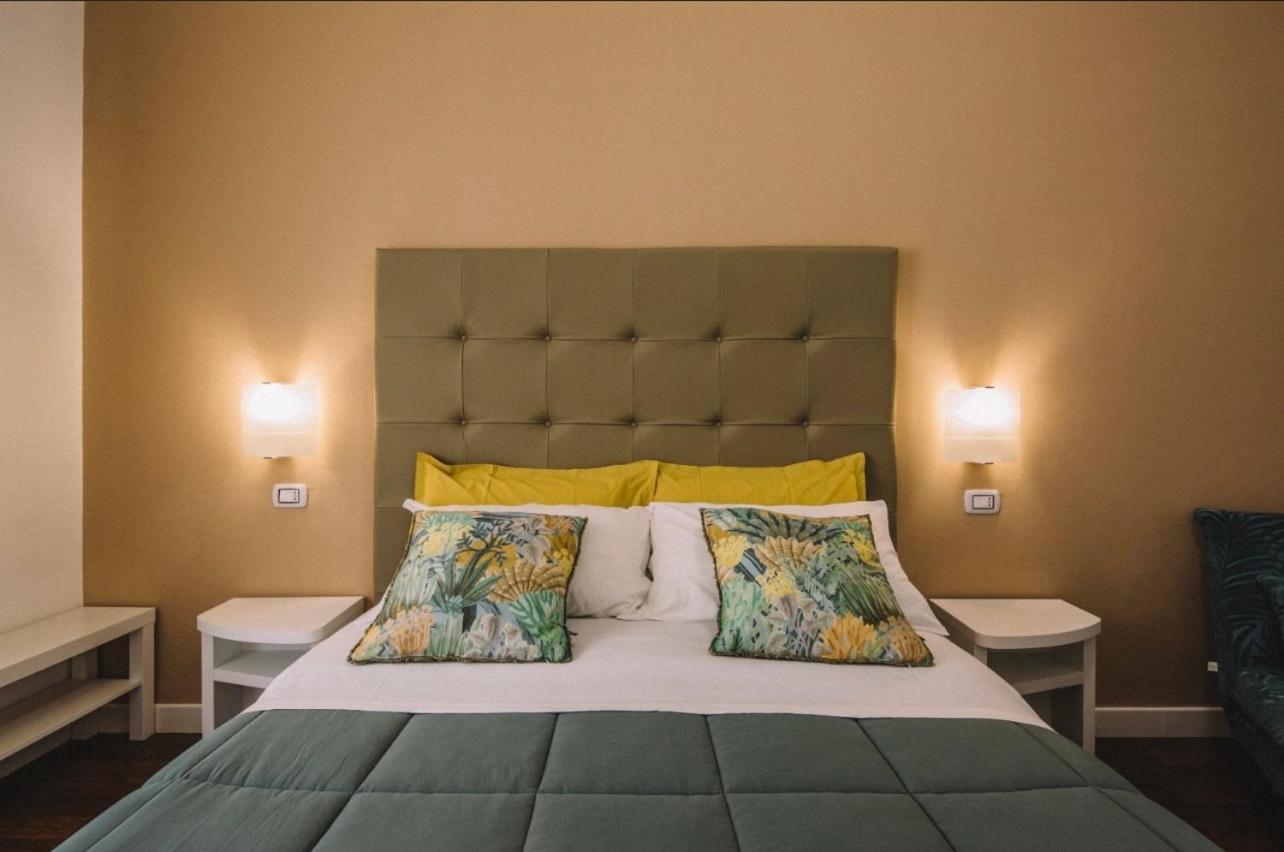 Tiziana'S House Bed & Breakfast Salerno Bagian luar foto